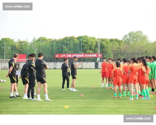 全面解析青年足球球员个人资料成长轨迹与赛场价值评估前景展望